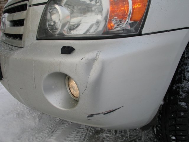 Toyota Highlander Club - Вмятина в бампере...Нужен совет.