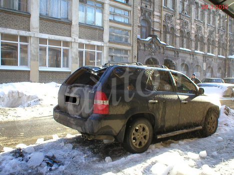 Toyota Highlander Club - Помогите советом! Упал лед с крыши.