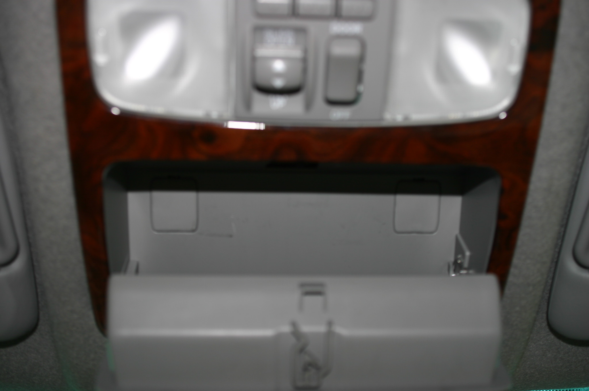 Toyota Highlander Club - Отчет об установке автозатемнящегося зеркала Exon