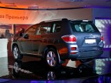 Toyota Highlander Club - Кроссовер Toyota Highlander официально въехал в Россию и получил ценник