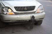 это в меня приехал RX 300, у него еще не видно отметины от фаркопа, она как раз за номером